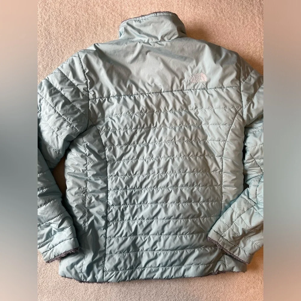 North Face reversible jacket, baby blue and gray. Girls size 18